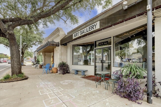 Building Photo - 505 Malone St