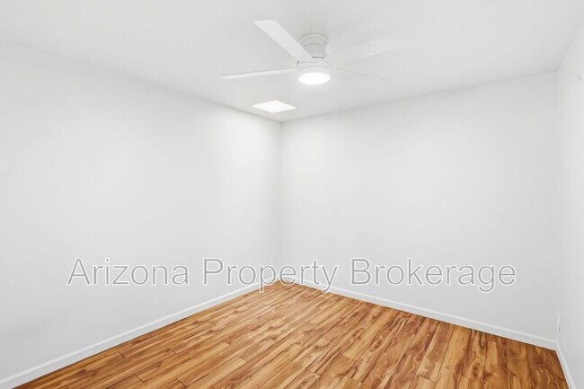 Building Photo - 2323 S College Ave