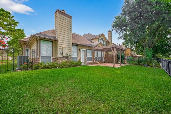 Building Photo - 7914 Loyel Pointe Dr