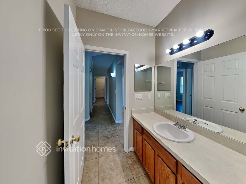 Building Photo - 1068 Moosehead Dr