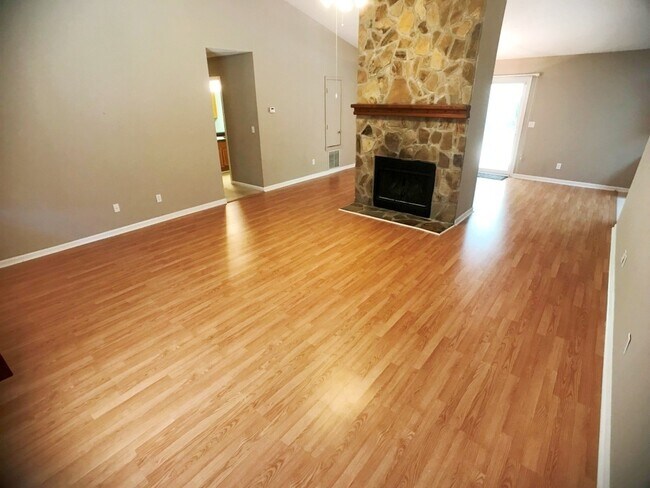 Building Photo - Ranch Home - 3BR/2BA - Powder Springs