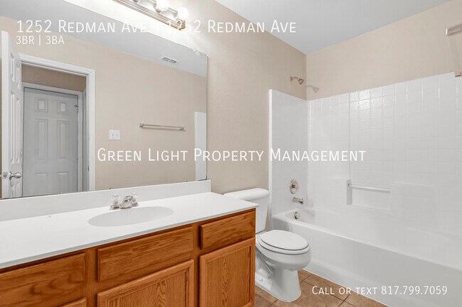 Building Photo - 1252 Redman Ave
