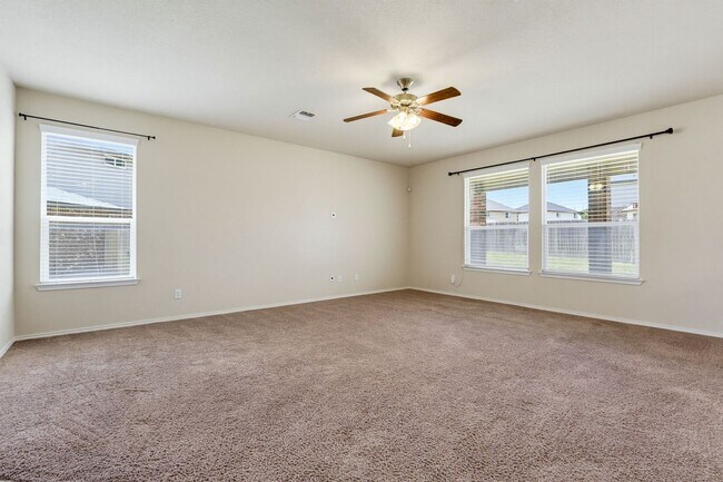 Building Photo - 4 bedroom home located in Yowell Ranch