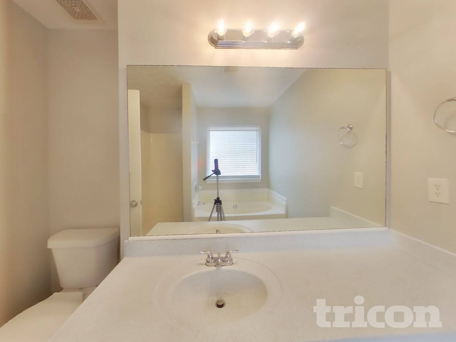 Building Photo - 7020 Setters Way