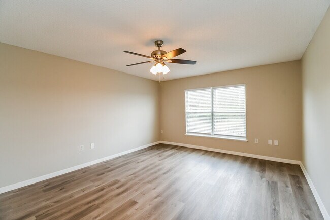 Building Photo - 7115 High Bluff Rd