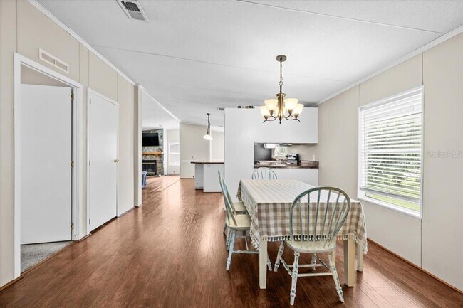 Building Photo - 13920 Hillcrest Dr