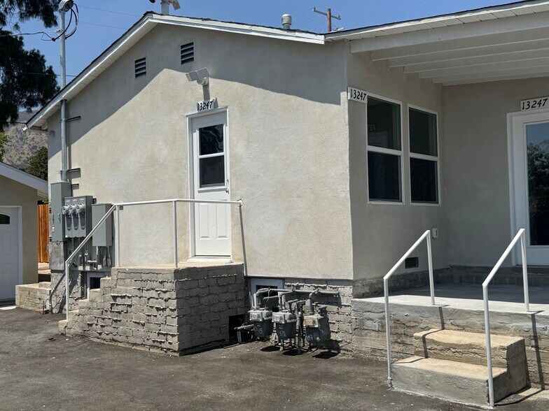 Building Photo - 13247 Raven St