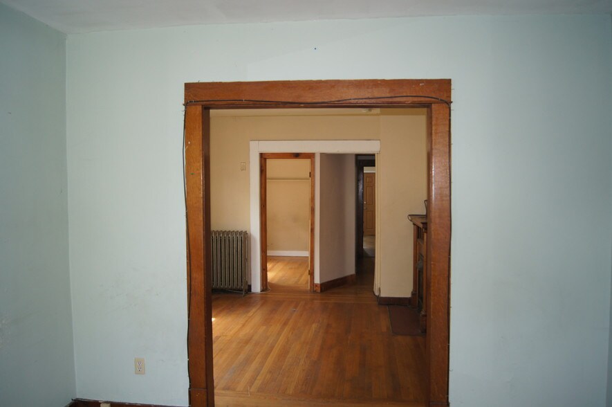 Building Photo - 444 Morris St