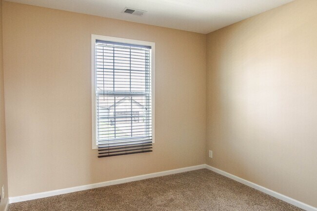 Building Photo - Pet Friendly Three Bedroom!