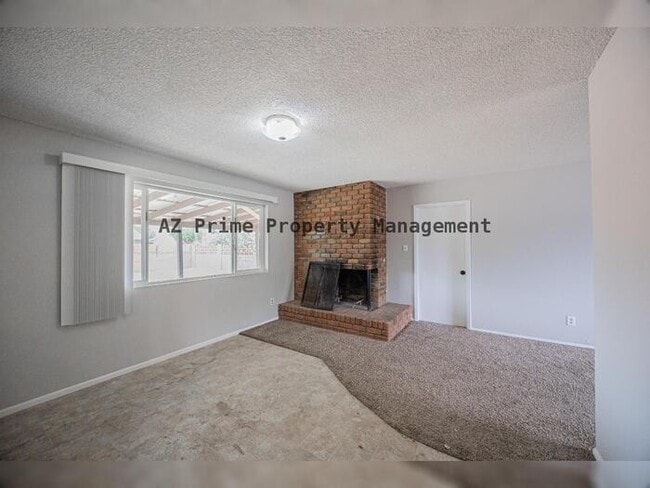 Building Photo - 427 E Malibu Dr