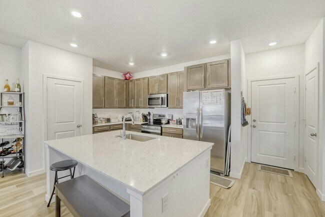 Building Photo - 8991 Hightower St