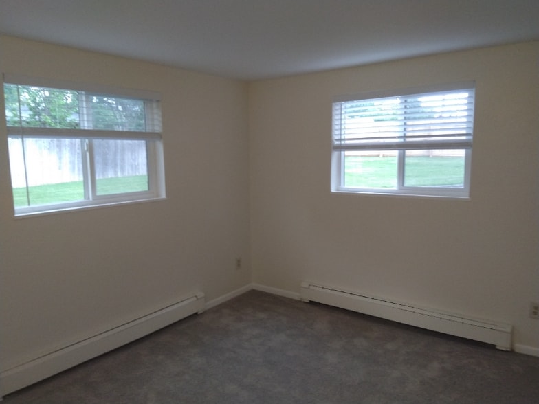 Building Photo - 8848 W Jewell Ave