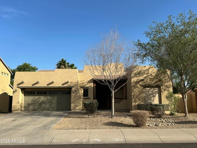 Primary Photo - 15589 W Campbell Ave