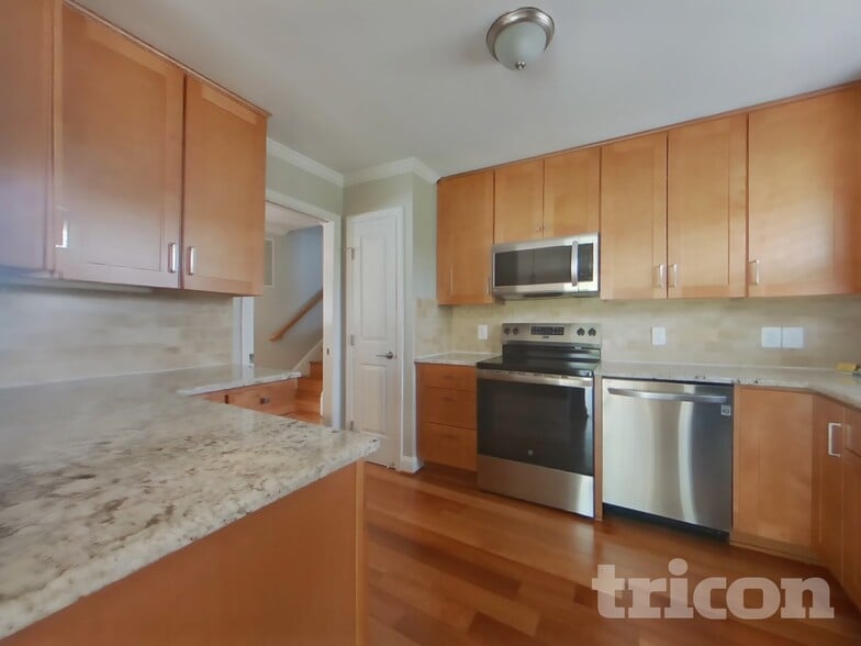 Building Photo - 2006 Kirklin Dr