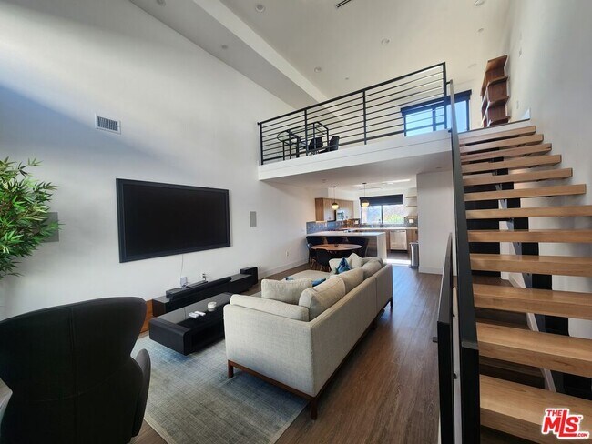 Building Photo - 11314 W Raitt Ln