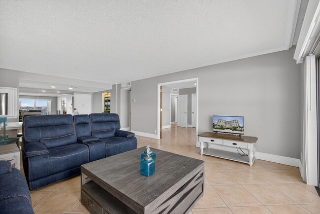 Building Photo - 2600 N Flagler Dr
