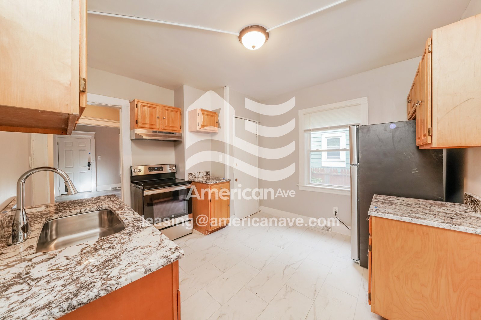 Building Photo - 339 W Calthrop Ave