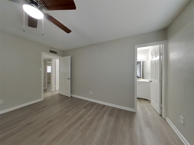 Building Photo - 22703 Post Gate Dr