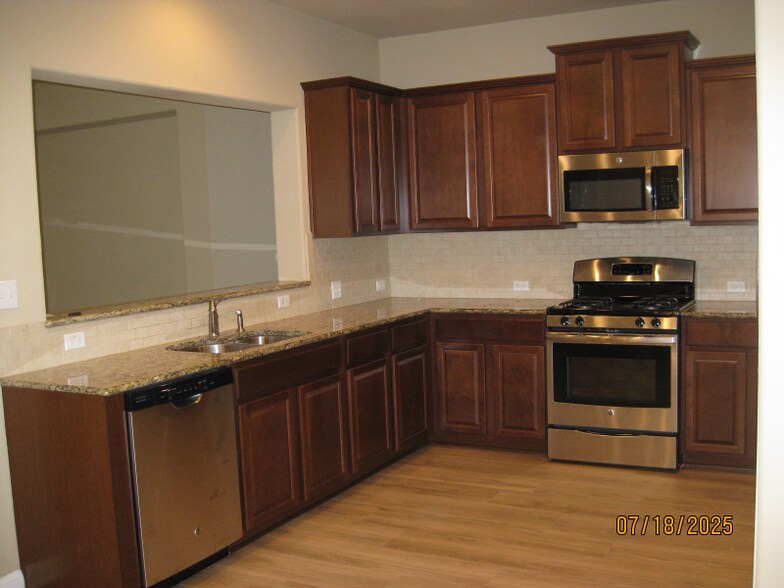 Building Photo - 1112 Greyback Dr