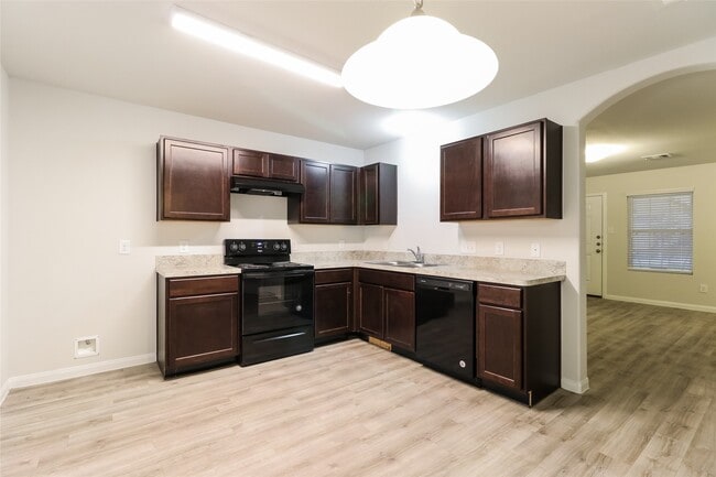 Building Photo - 196 Spring Meadows Cir