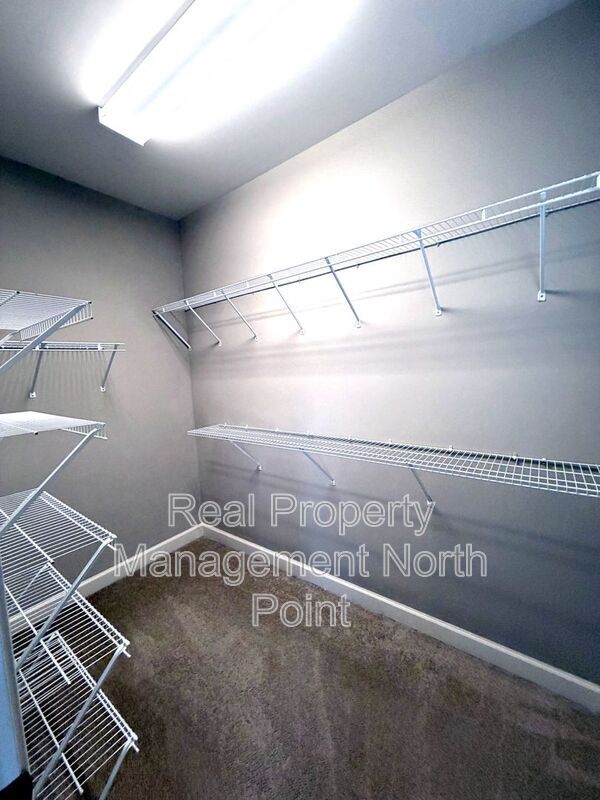 Building Photo - 3026 Eltham Pl