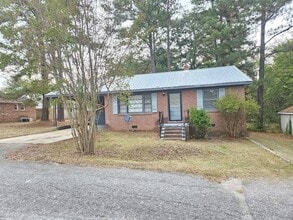 Building Photo - 1445 Pine Spring Dr