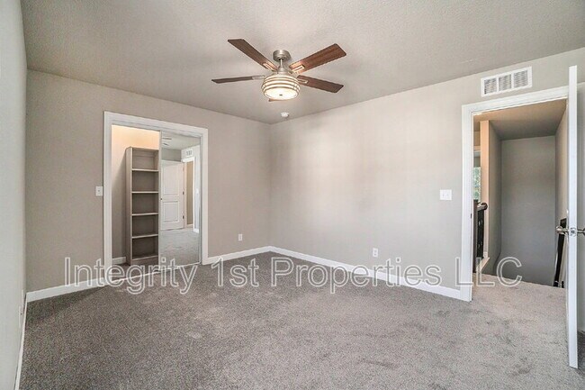 Building Photo - 6313 NE 44th St