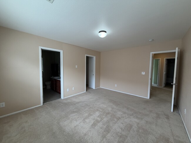 Building Photo - 6250 W Arby Ave