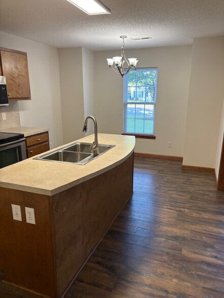 Building Photo - 1119 Brownlea Dr