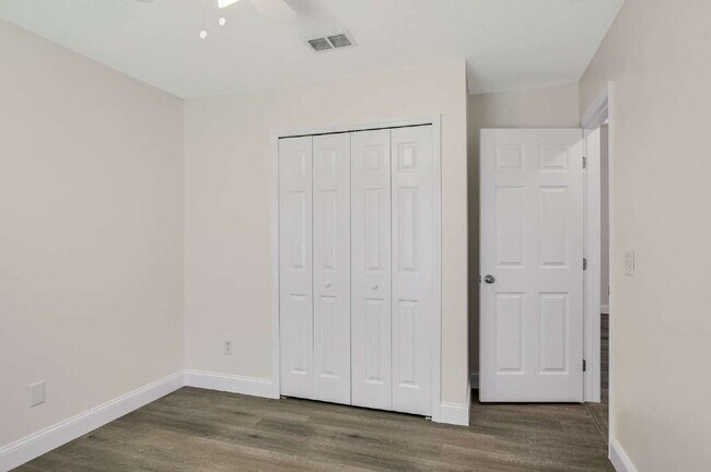 Building Photo - 51 Wellwood Ln