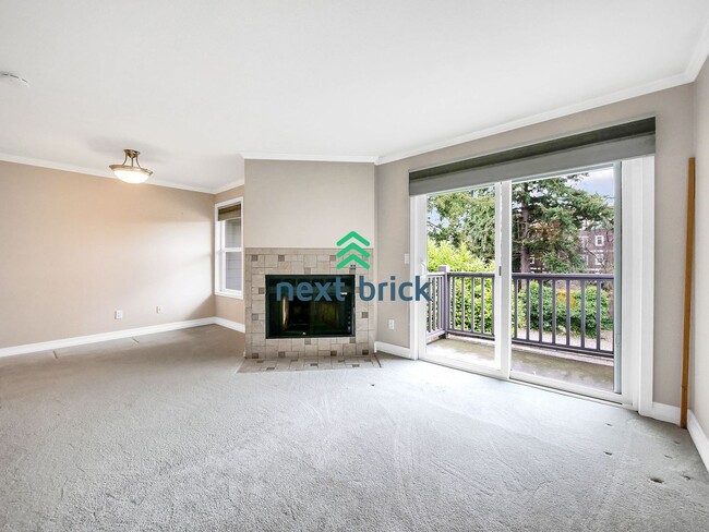 Building Photo - 2 Bed  2.5 Bath Townhome for Rent!