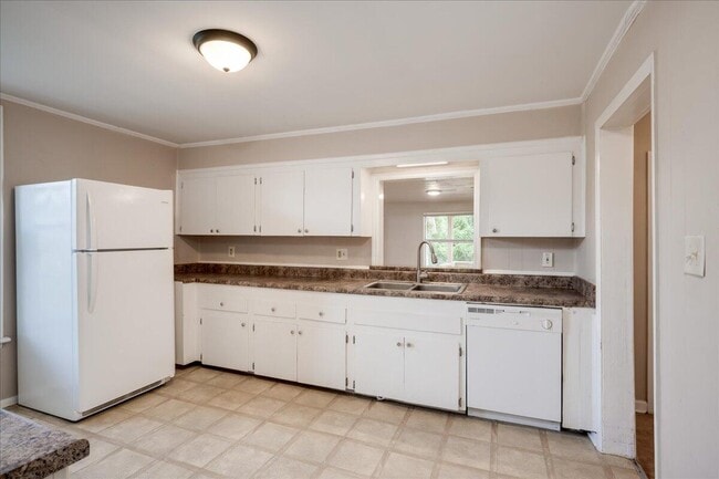 Building Photo - 2034 Fenwick St