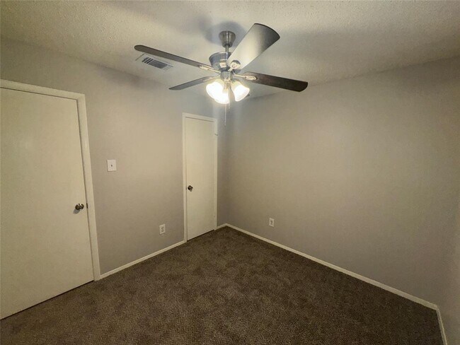 Building Photo - 10906 Tanwood Dr