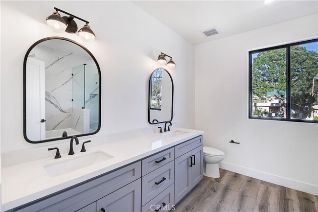 Building Photo - 13461 Bradley Ave