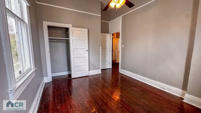 Building Photo - 7414 Burthe St