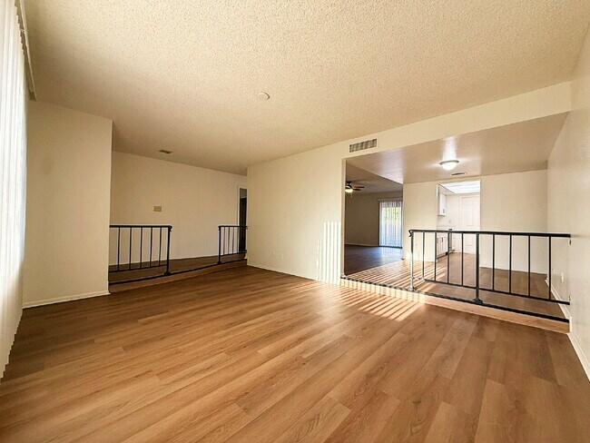 Building Photo - Spacious North Phoenix Home on Large Lot – Move-In Ready!