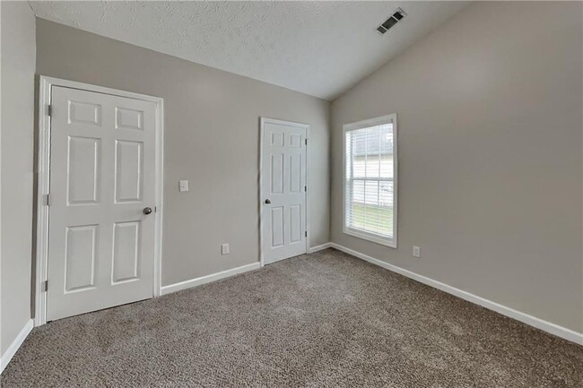 Building Photo - 2070 Charleston Oak Cir