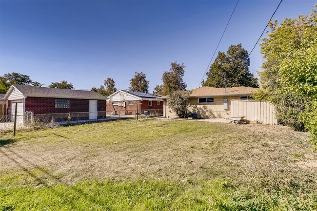 Building Photo - 1732 Florence St