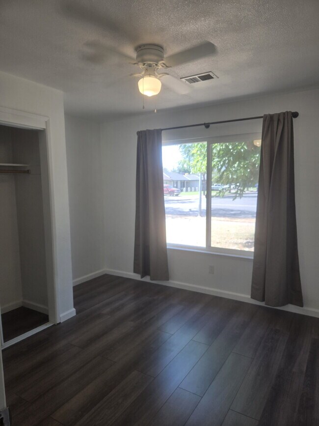 Building Photo - Fully Renovated Four Bedroom Home, Highly ...