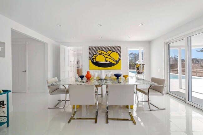 Building Photo - 64 West End Rd