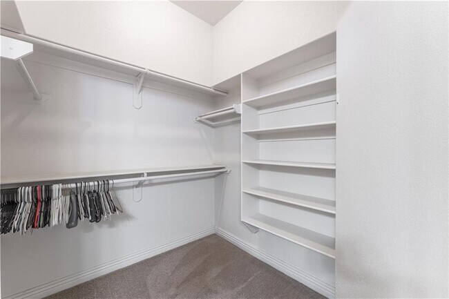 Building Photo - 2612 S Everest Ave