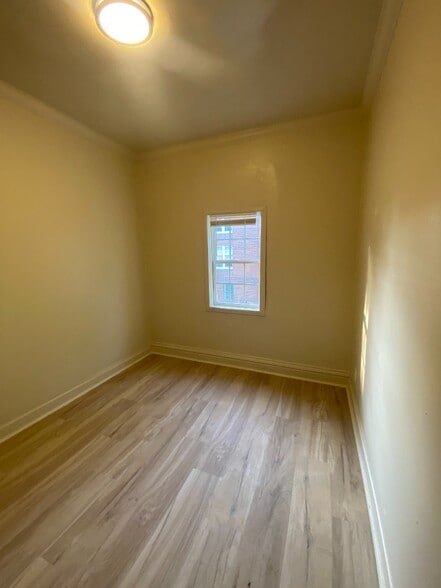 Building Photo - 2037B Maury