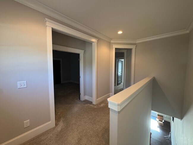 Building Photo - Available to Show