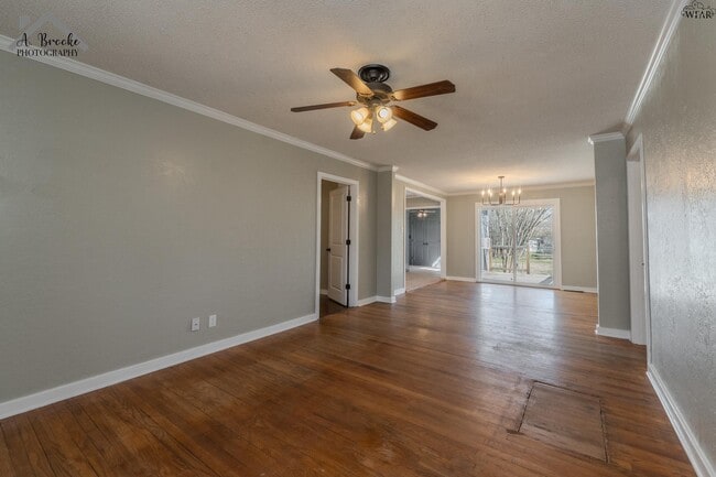 Building Photo - 3121 Sherwood Ln