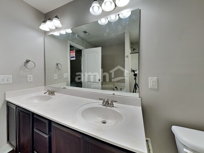 Building Photo - 4 Milo Ct