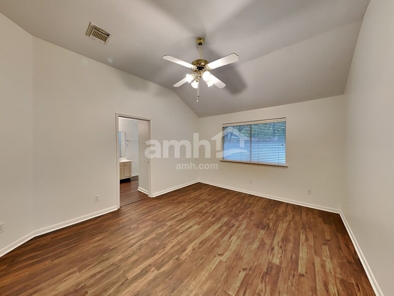 Building Photo - 10467 Twin Circles Dr