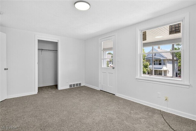Building Photo - 2820 E 120th St