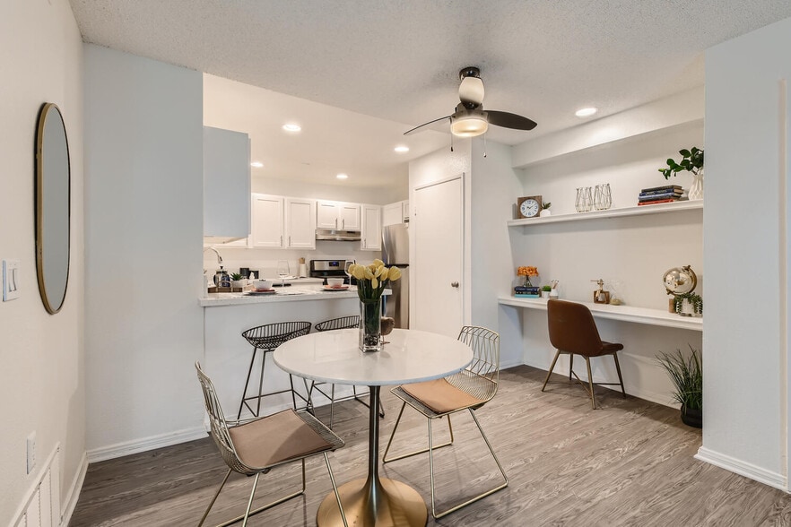 Building Photo - Sixteen60 Apartment Homes