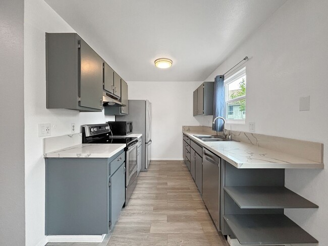 Primary Photo - Beautiful 2B/2BA Condo in Mission Valley W...