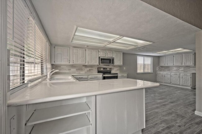 Building Photo - 5423 Dunnethead Dr